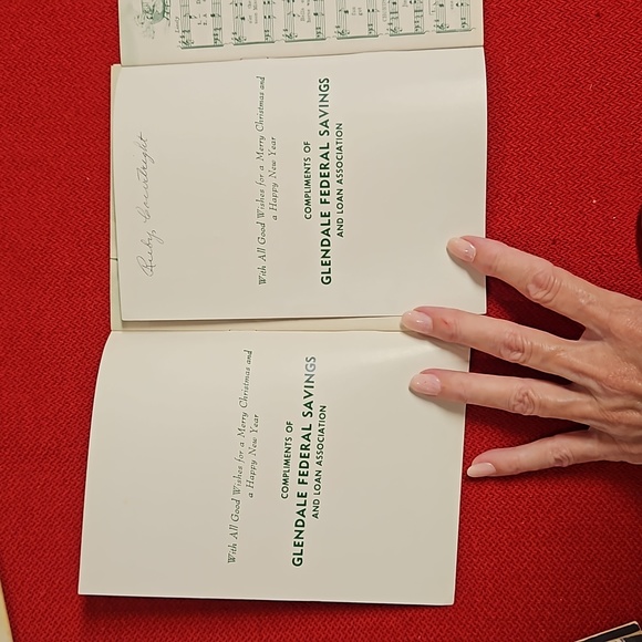 Lot of 5 vintage bank promo Christmas Holiday song booklets 3 designs EUC - Picture 7 of 16